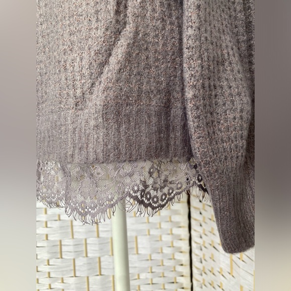 NWT Hem & Thread Waffle Knit Sweater Lace Trim Bottom Beautiful Lilac Color - Picture 15 of 16